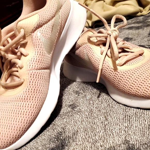 Tenis nike ✅️ ✔️ como nuevos 🔥 - Picture 1 of 4